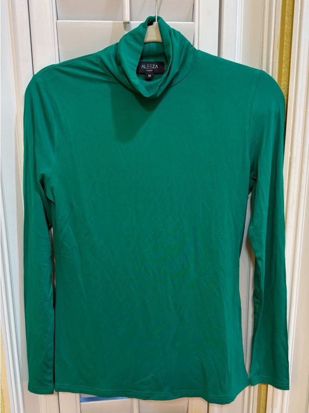New W/O Tags Aleeza Paris Emerald Green Modal Turtleneck Size M